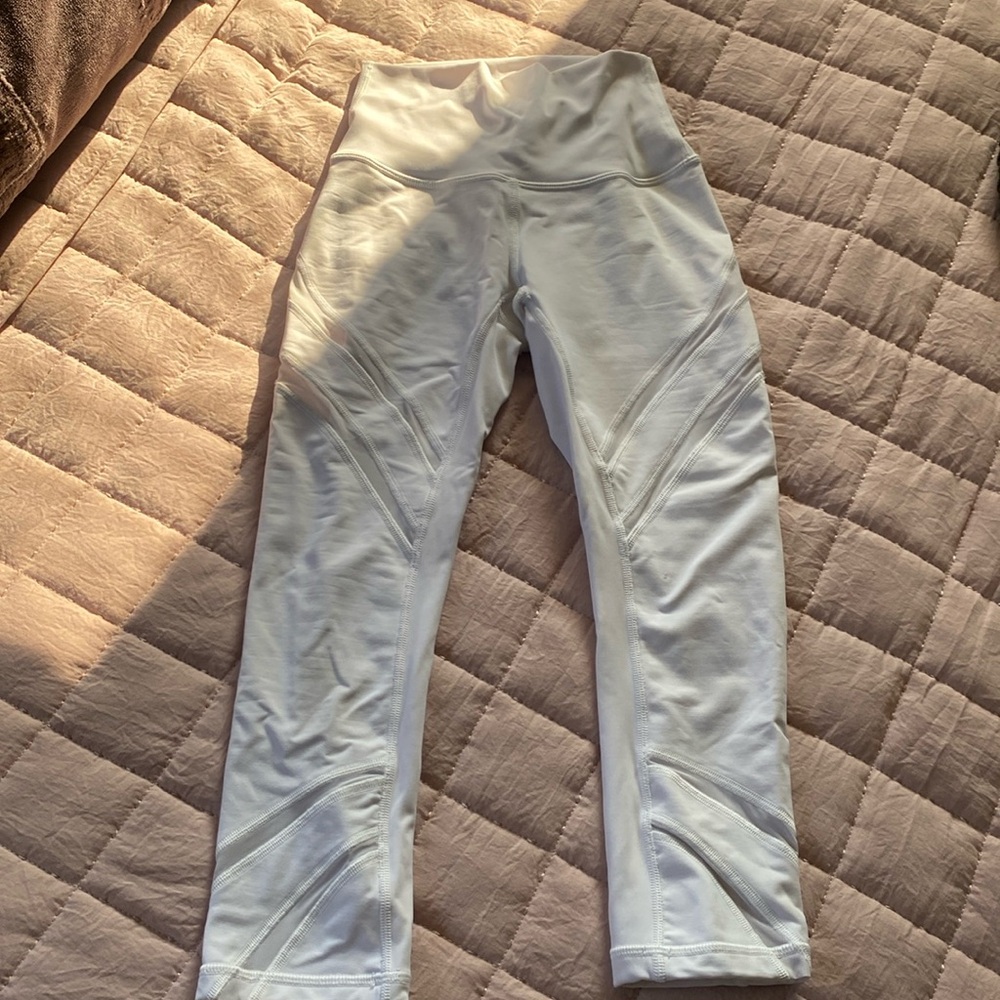 Lulu Lemon White Capri Leggings